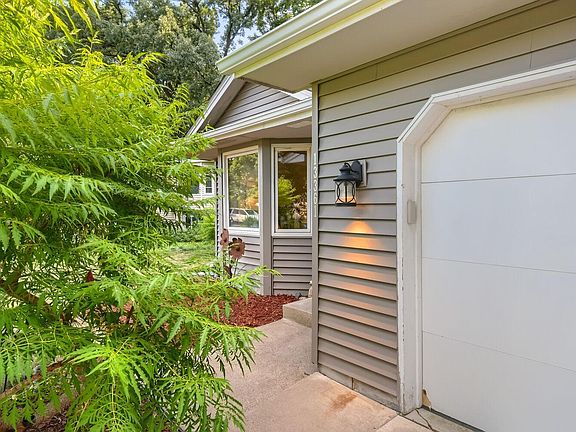 2nd image of 13361 Wellington Cir