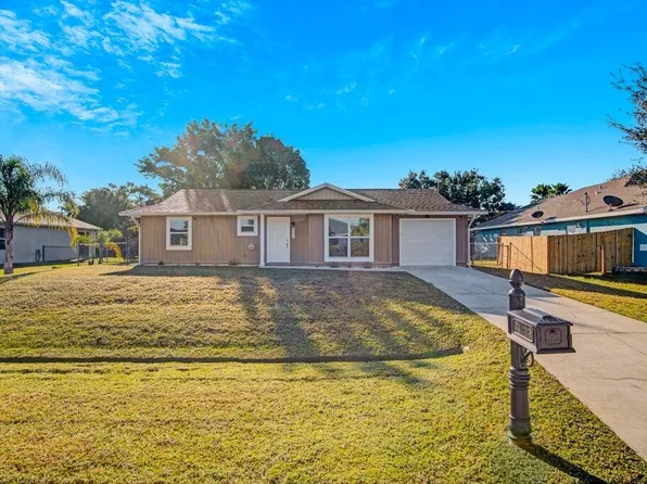 832 SW Amethist Terrace, Port St Lucie, FL 34953