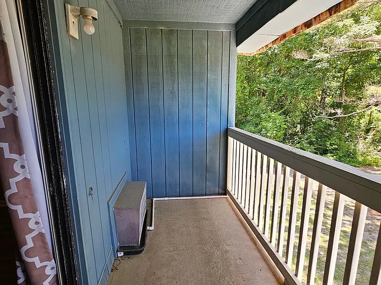 610 Putters Ln #210 — Photo 9