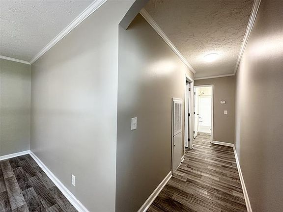 3rd image of 733 Stone Hill Dr