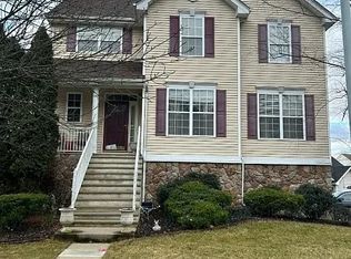 329 Winding Hill Dr, Hackettstown, NJ 07840