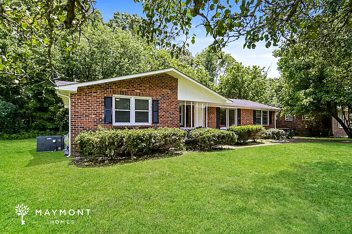 629 Brook Dr — Photo 1
