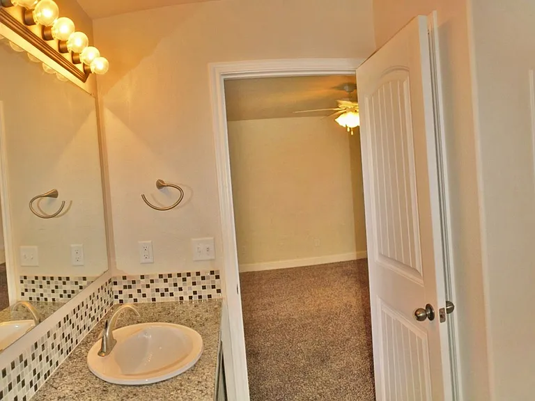 1109 Lizzard Ct — Photo 12