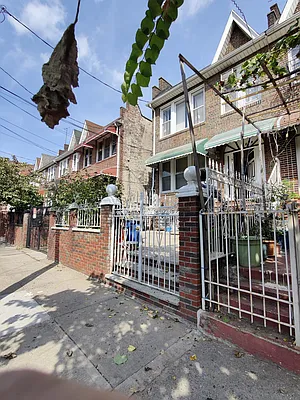 Rented by Signature Property Realty | media 4