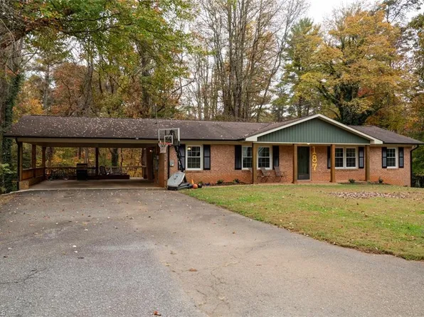 187 Westover Dr, Wilkesboro, NC 28697