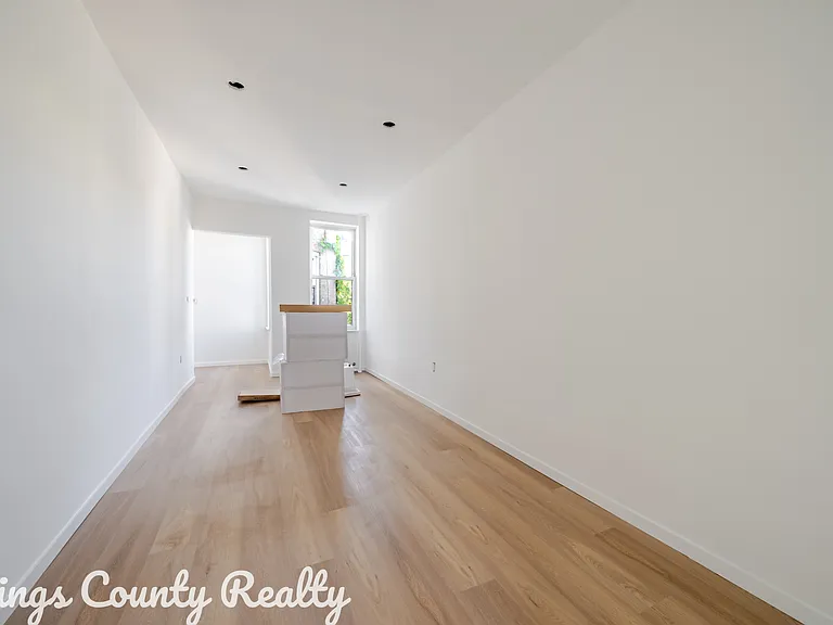 94 Harrison Pl #2R — Photo 17