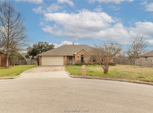 1802 Francis Cir, College Station, TX 77840