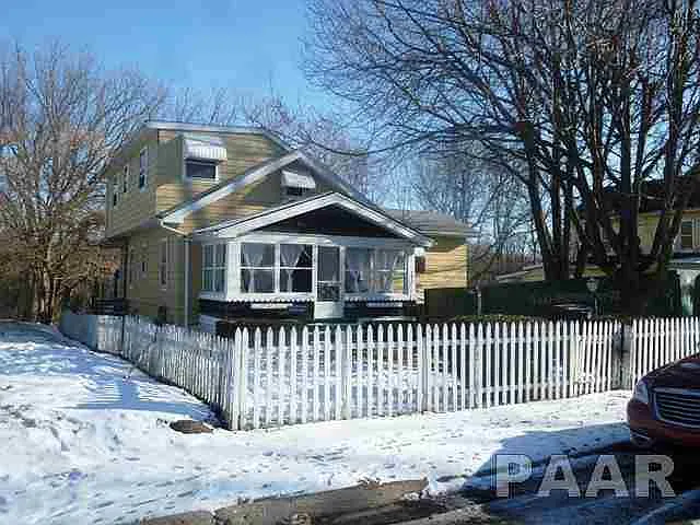 1814 N Underhill St photo 1