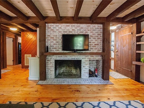 4th image of 1607 Greenfield Dr