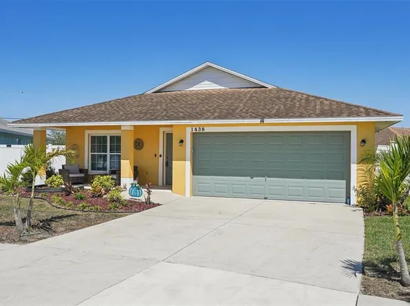 1438 Blossom Bayou Cir, Ruskin, FL 33570