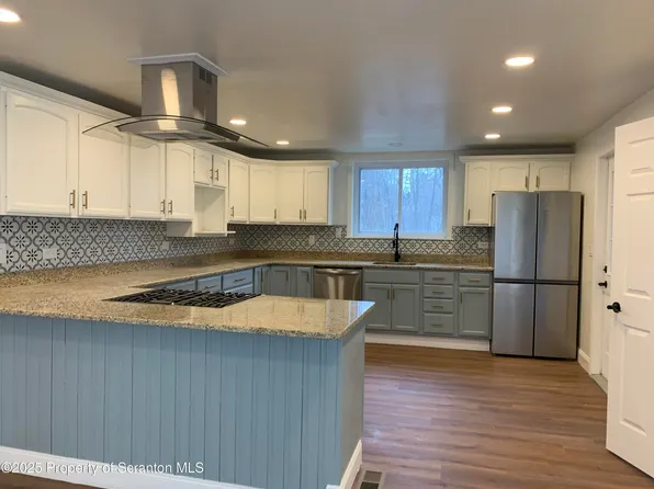 318 Simrell Rd, Clarks Summit, PA 18411