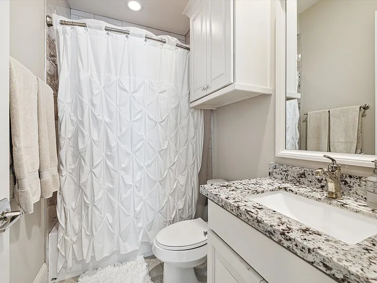 1527 Cunningham Parc Ln — Photo 20