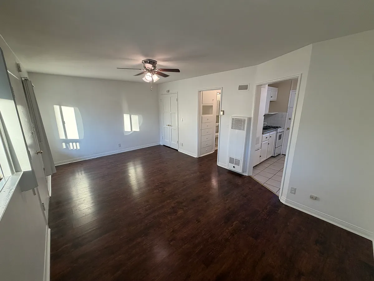 Building Photo - 1841 Riverside Dr #2-15