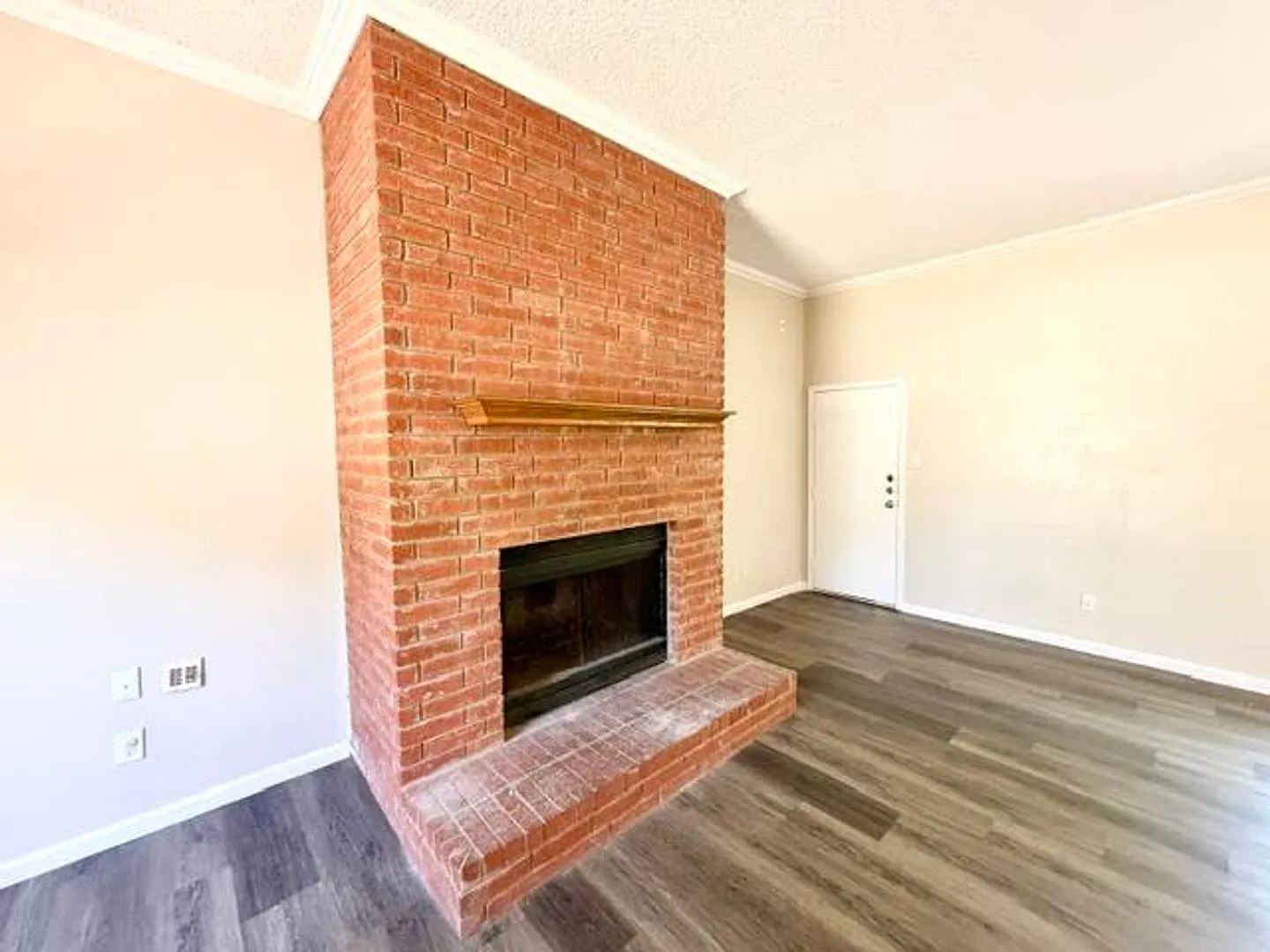 4 bedroom on a large corner lot in Hewitt! — Photo 4