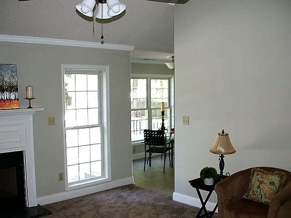 4th image of 303 Ferncliff Dr