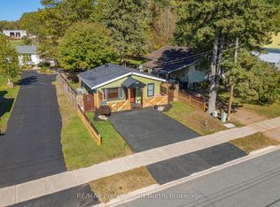 161 Quebec St, Bracebridge, ON P1L 1E3