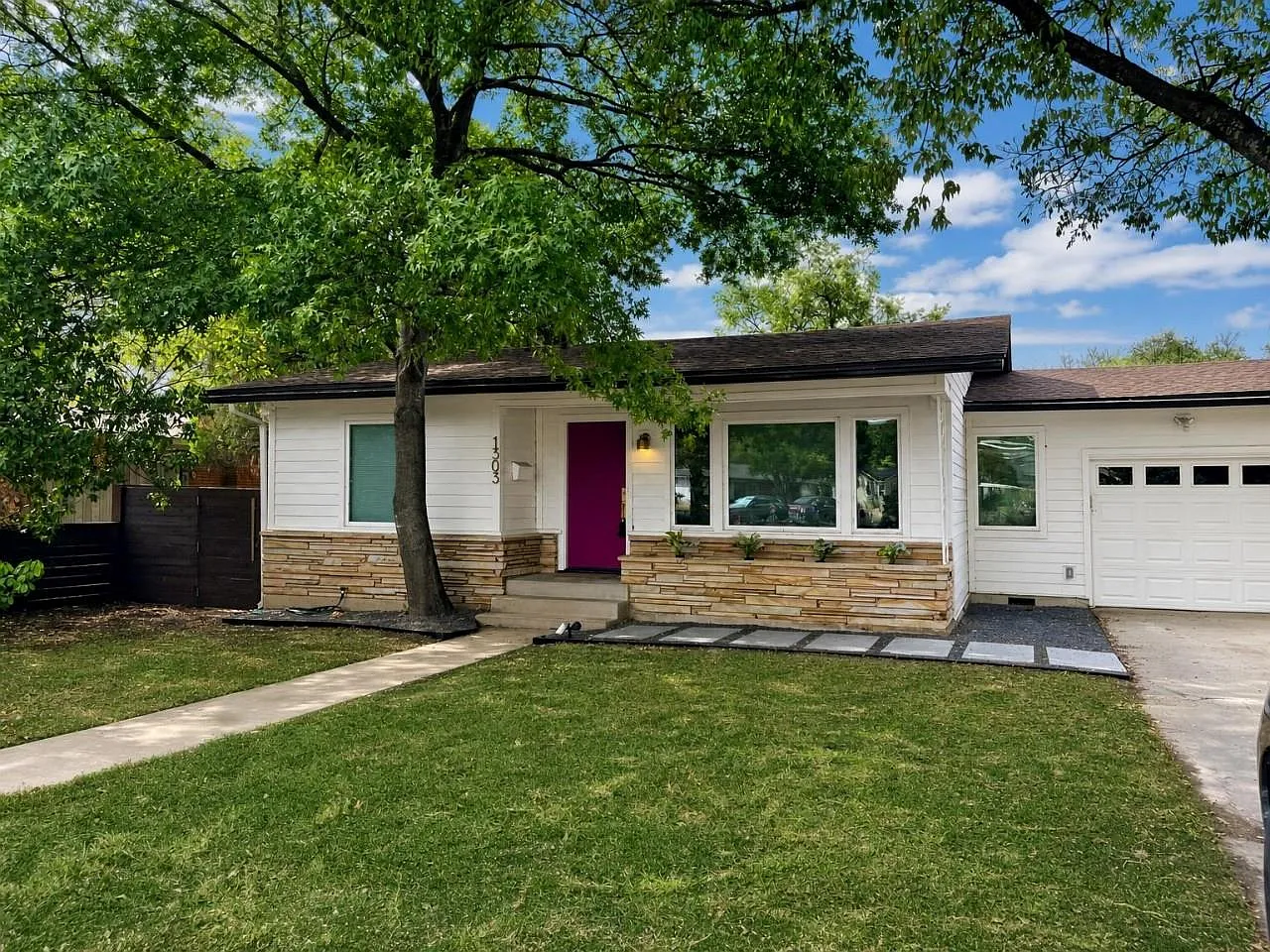 2 bed, 1.0 bath, 1056 sqft, $2,650 — Photo 2