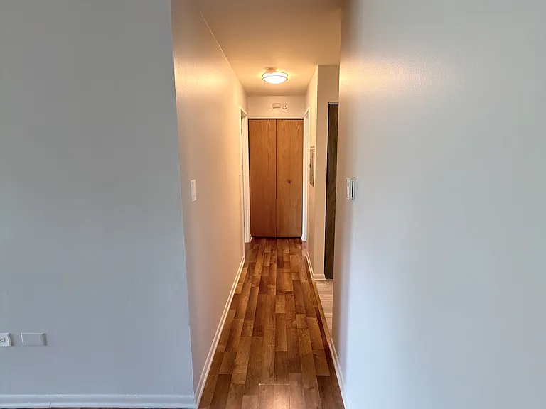 Belmont Station Apartments — Photo 16