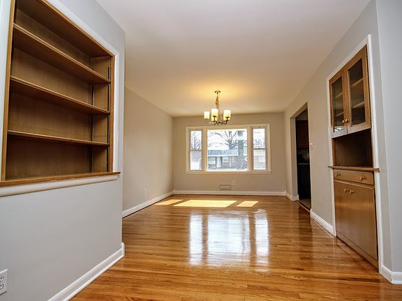 4th image of 1202 Woodridge Dr