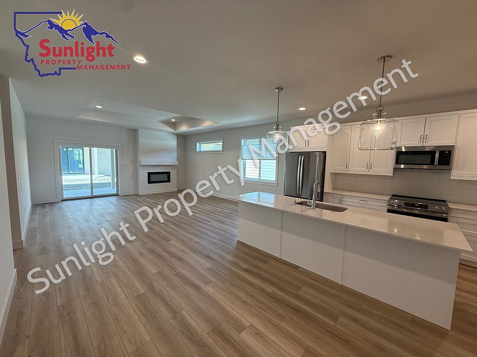 1st image of 4709 Ravenwood Dr