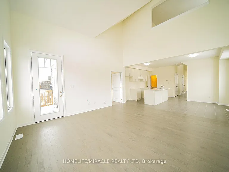 33 Country Club Dr — Photo 9