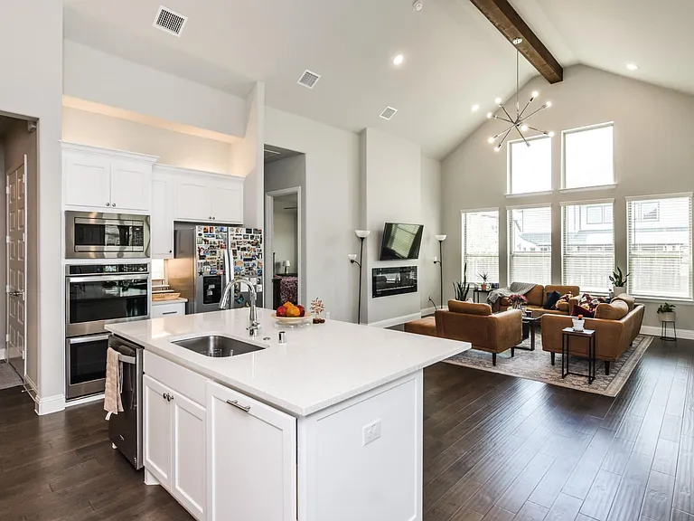 16493 Prairie Oak Rd — Photo 2