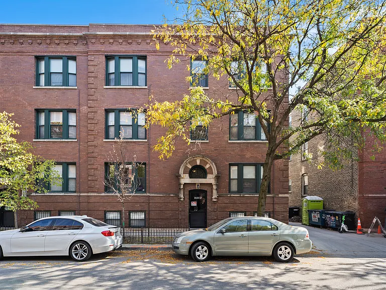 3115 N Sheffield Ave — Photo 2