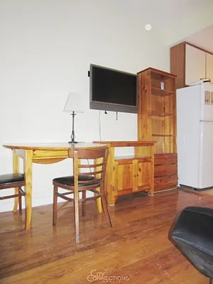 Rented by City Connections Realty | media 6