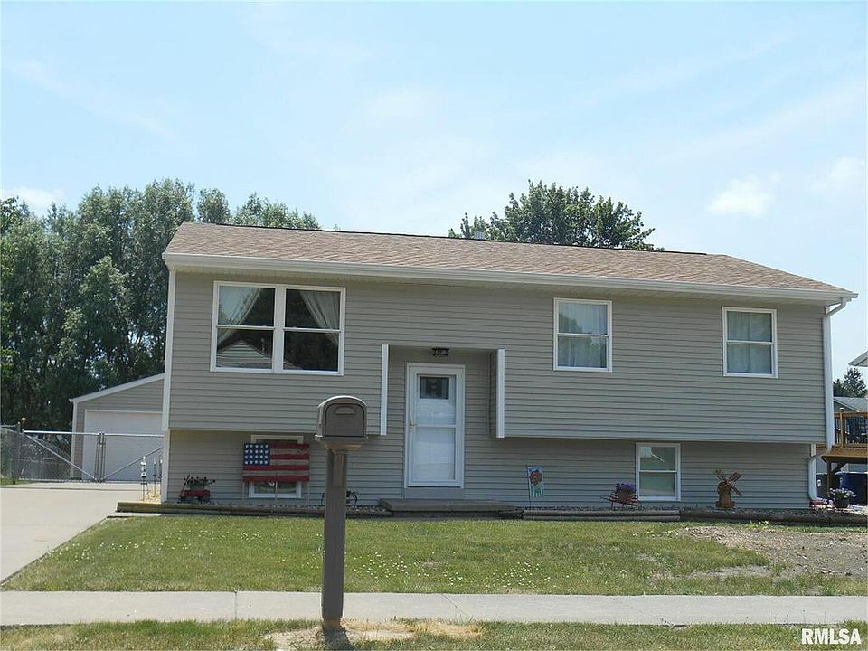 1st image of 2929 W 65th St