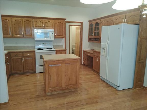 5th image of 2910 Eastbrook Ct