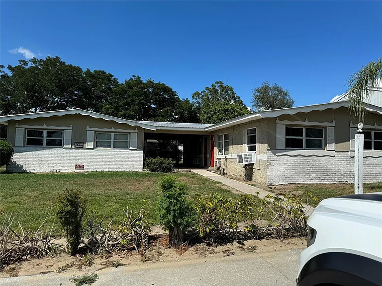 704 S Main Ave — Photo 11