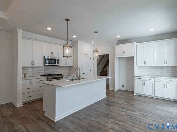 6714 Mayland Ridge Ln, Moseley, VA 23120