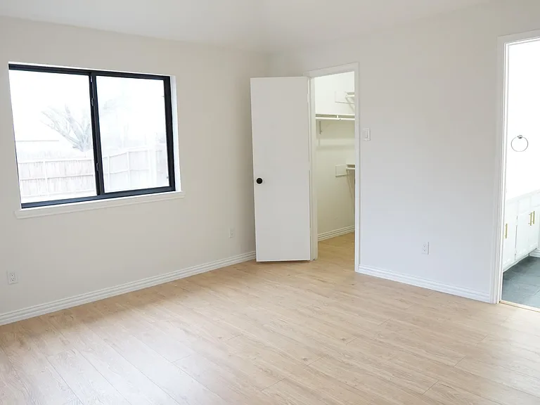 6033 Frontier Ln — Photo 8