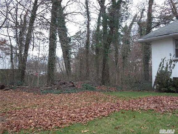 5th image of 15 Lake Pl