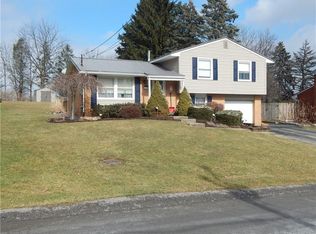 107 Woodbury Dr, Butler, PA