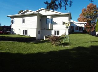 4202 Tiffany Ln, Cedar Falls, IA 50613