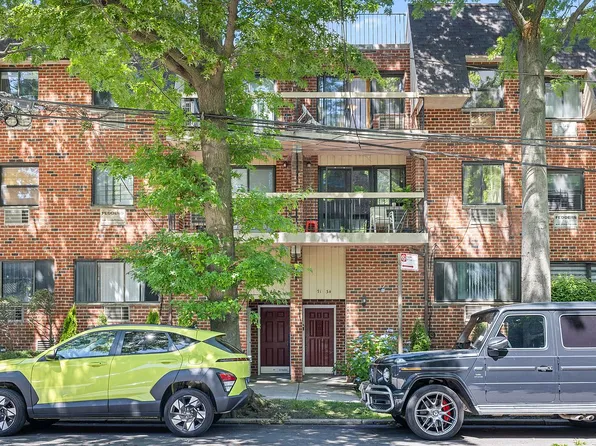 71-34 162nd St Floor 3, Fresh Meadows, NY 11365