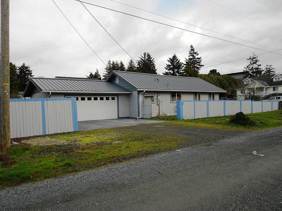 Attached Garage