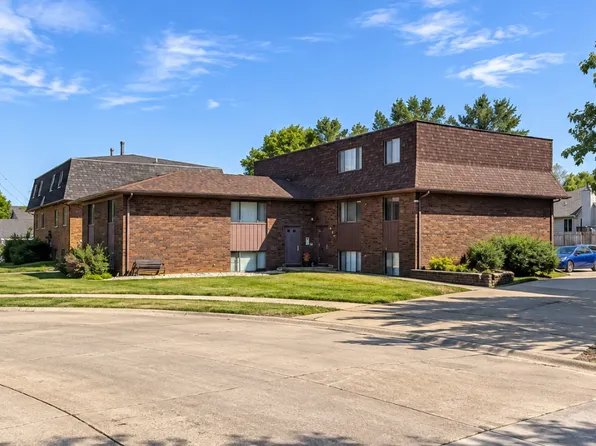 3405 Holiday Ct #8, Bettendorf, IA 52722