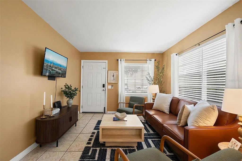 2 bed, 2.0 bath, 867 sqft, $1,650 — Photo 3