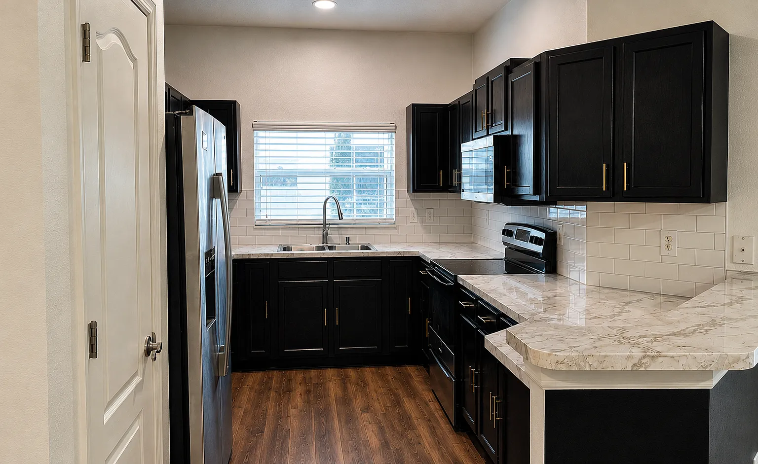 3 bed, 2.5 bath, 1513 sqft, $2,300 — Photo 4