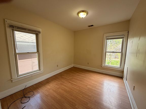 4th image of 2278 Warren St #2