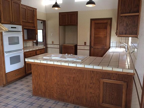 5th image of 952 Loma Vista Pl
