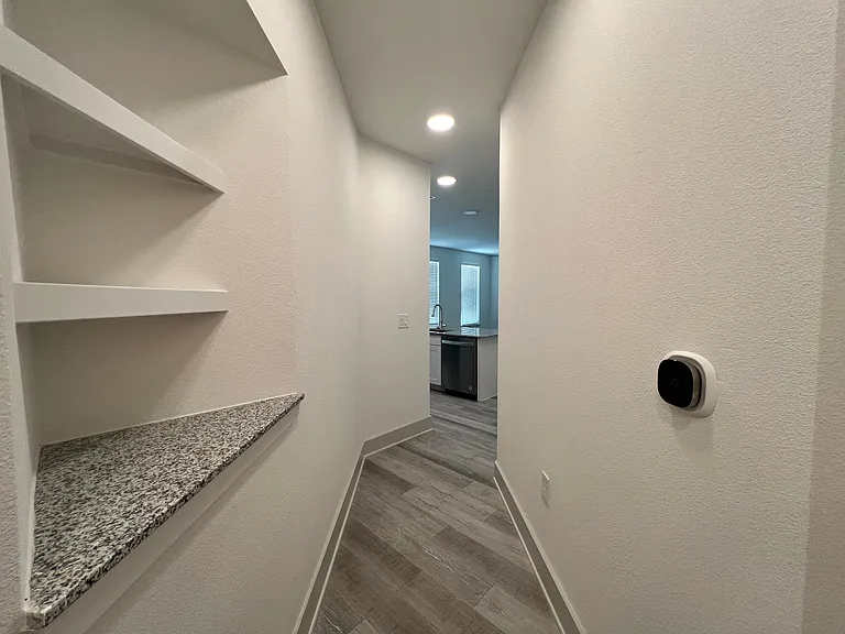 Hackberry Ln — Photo 6