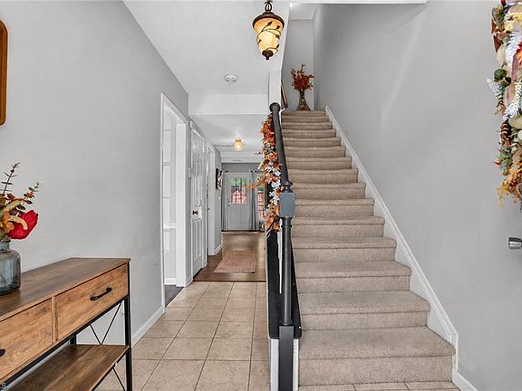 4th image of 4080 Huntingreen Ln APT B