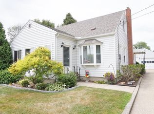 1938 12th St SW, Akron, OH 44314