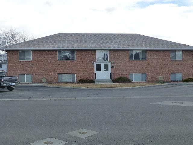 lower right apartment for lease