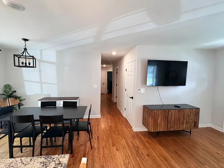 4643 Darlene St — Photo 10