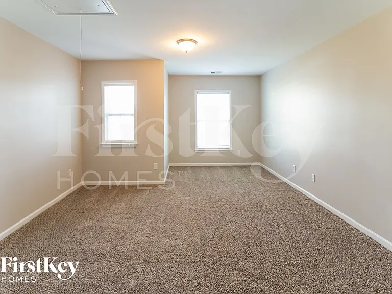 423 Mountain Laurel Cir — Photo 12