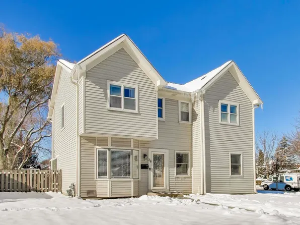 218 N School St, Mount Prospect, IL 60056